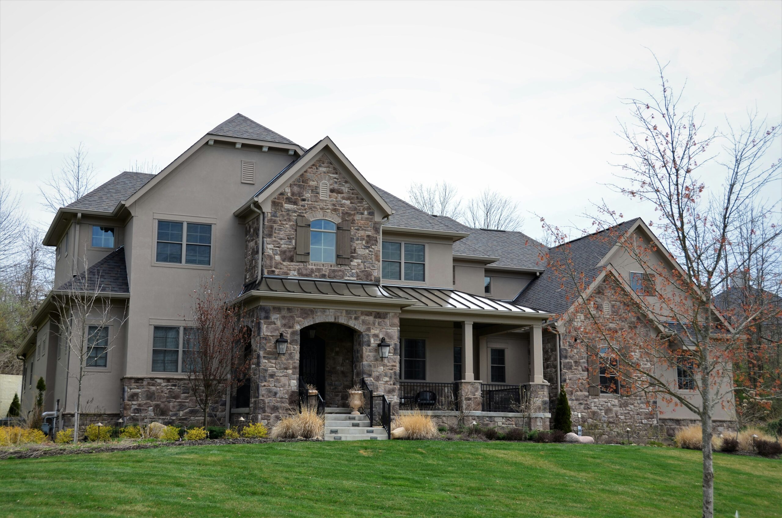 Tennessee residential home with gutters