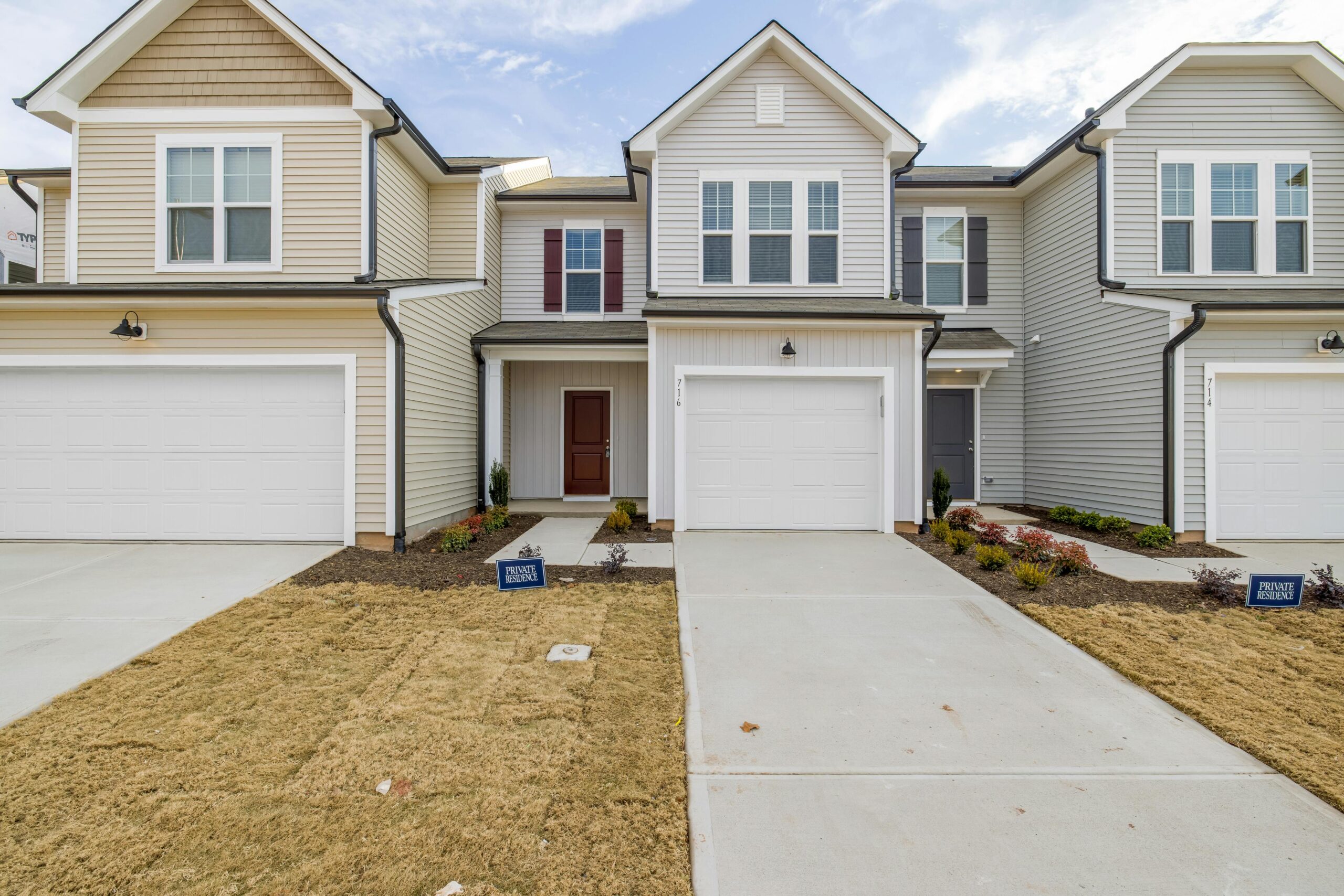 HOA townhome community with well-maintained gutters